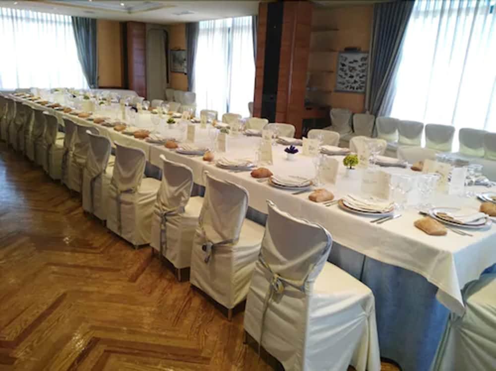Hotel Aeropuerto Ifema Madrid Torre Hogar Premium
